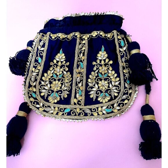 Vintage Embroidered Drawstring Pouch - Picture 2 of 5